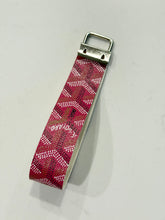 Load image into Gallery viewer, The Lindsay Keychain