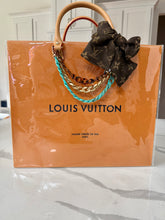 Load image into Gallery viewer, The Elle Handbag