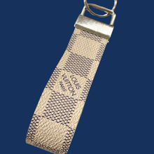 Load image into Gallery viewer, The Ashlynn Keychain