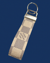 Load image into Gallery viewer, The Ashlynn Keychain
