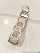 Load image into Gallery viewer, The Ashlynn Keychain