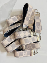 Load image into Gallery viewer, The Ashlynn Keychain
