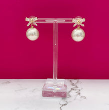 Load image into Gallery viewer, The Kelli Earring